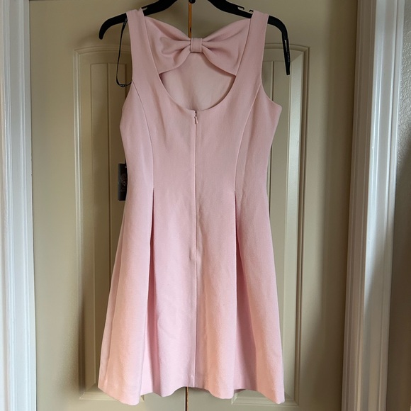 Beautiful pink dress - Picture 2 of 5